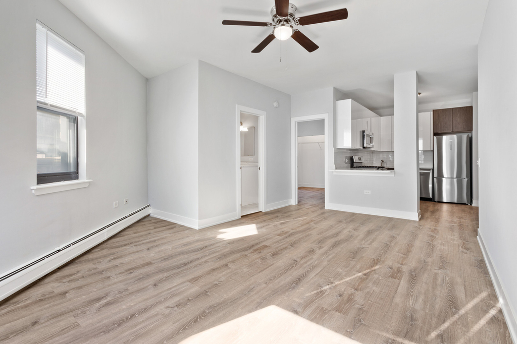 1625 W Howard Avenue - Photo 2