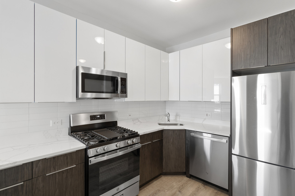 1625 W Howard Avenue - Photo 3