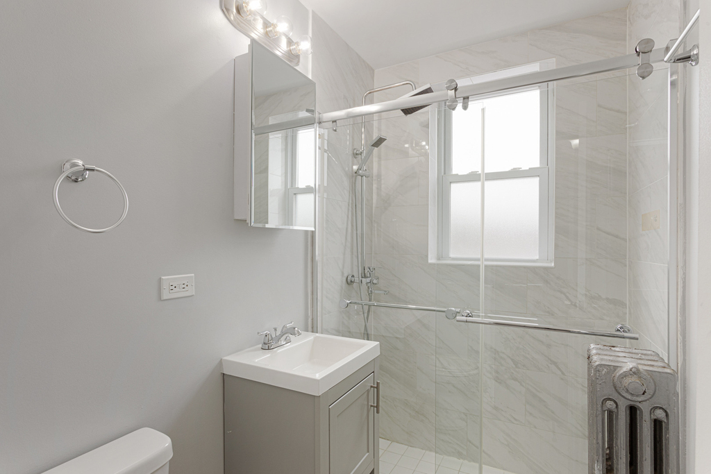 1521 W Sherwin Avenue - Photo 6