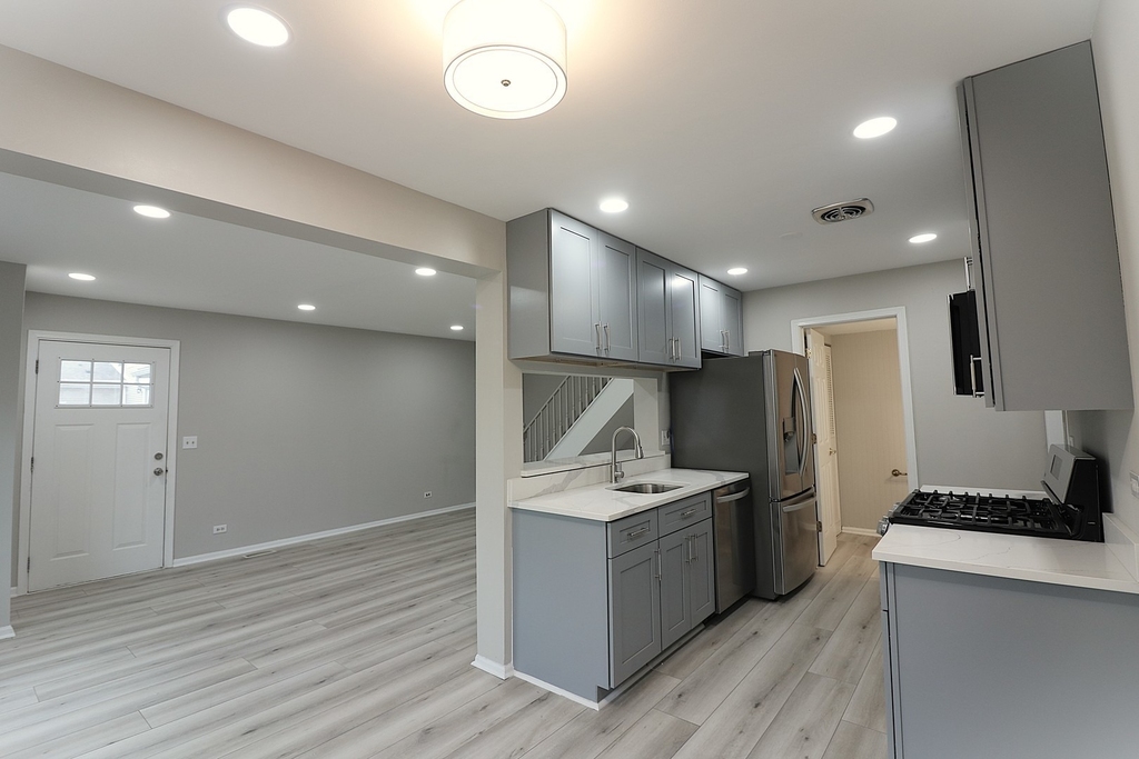 360 Farmingdale Circle - Photo 4