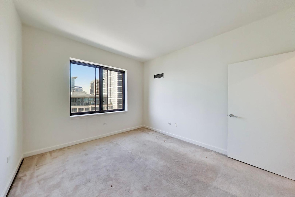 1322 S Prairie Avenue - Photo 9