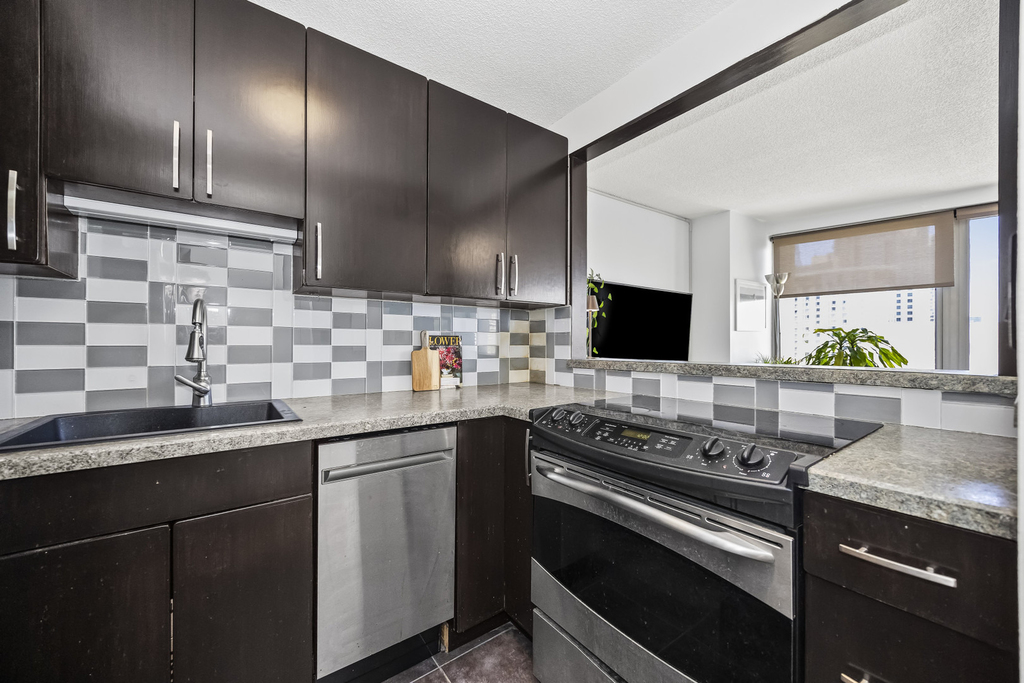 440 N Wabash Avenue - Photo 2