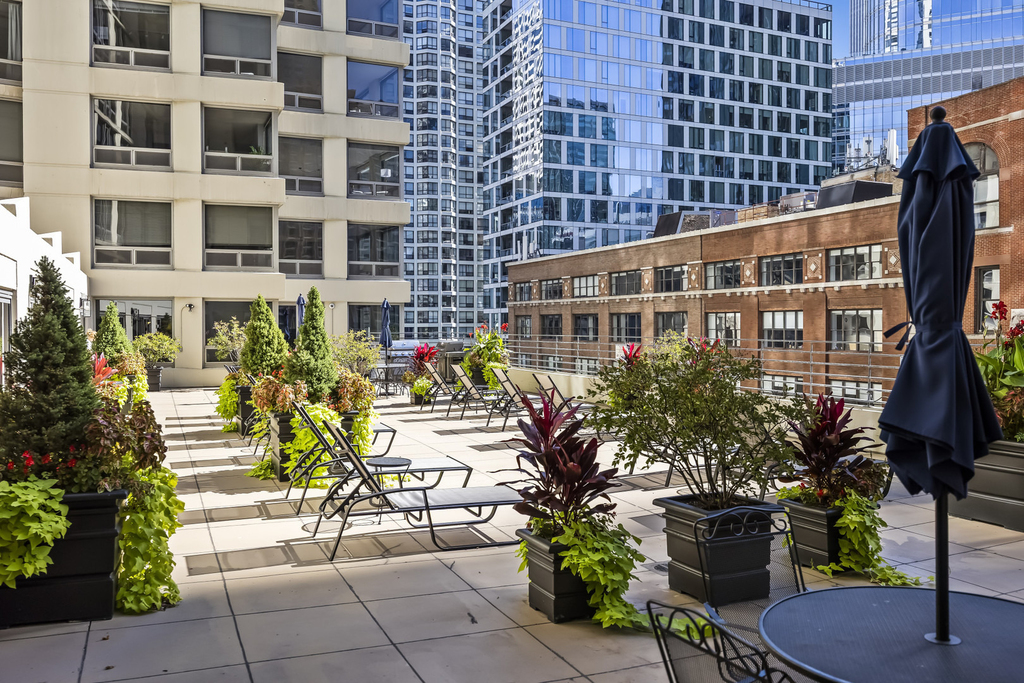 440 N Wabash Avenue - Photo 12