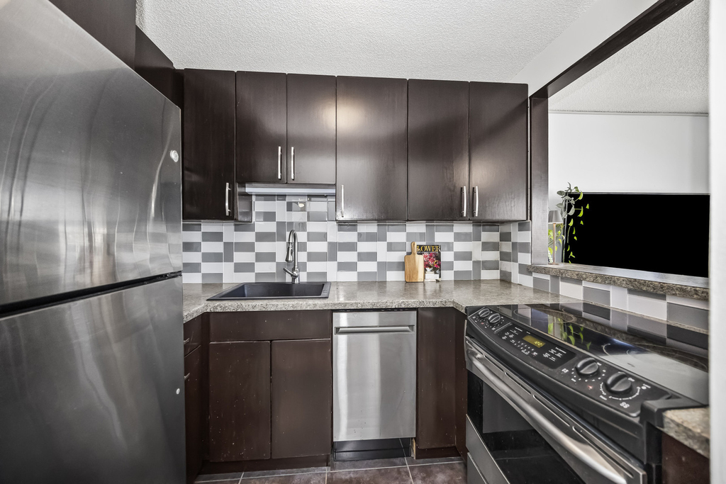 440 N Wabash Avenue - Photo 3
