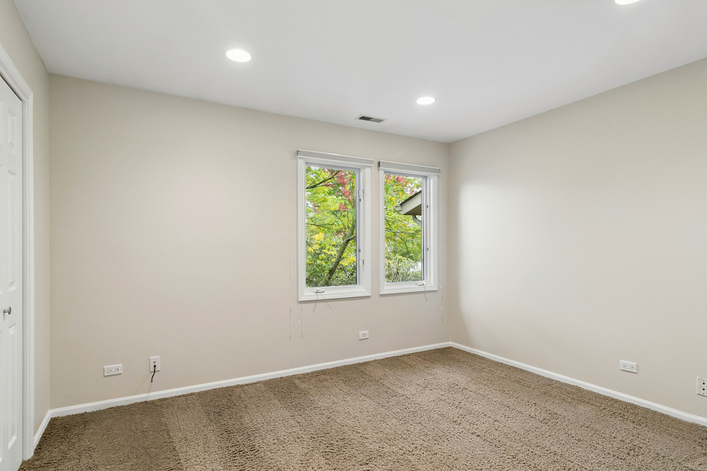 2059 Sheridan Road - Photo 13