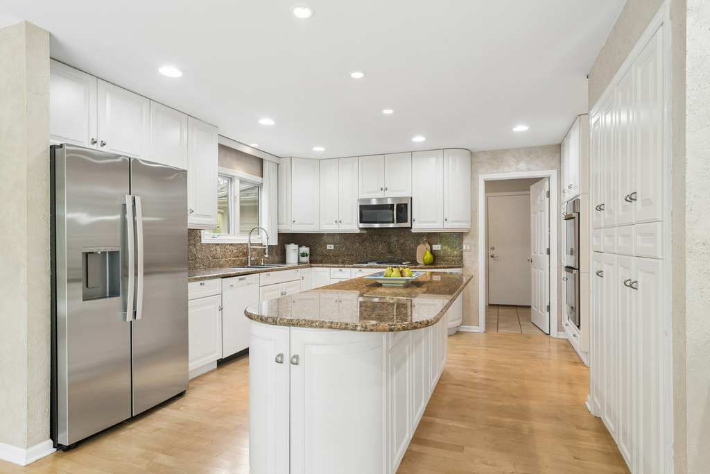 2059 Sheridan Road - Photo 9