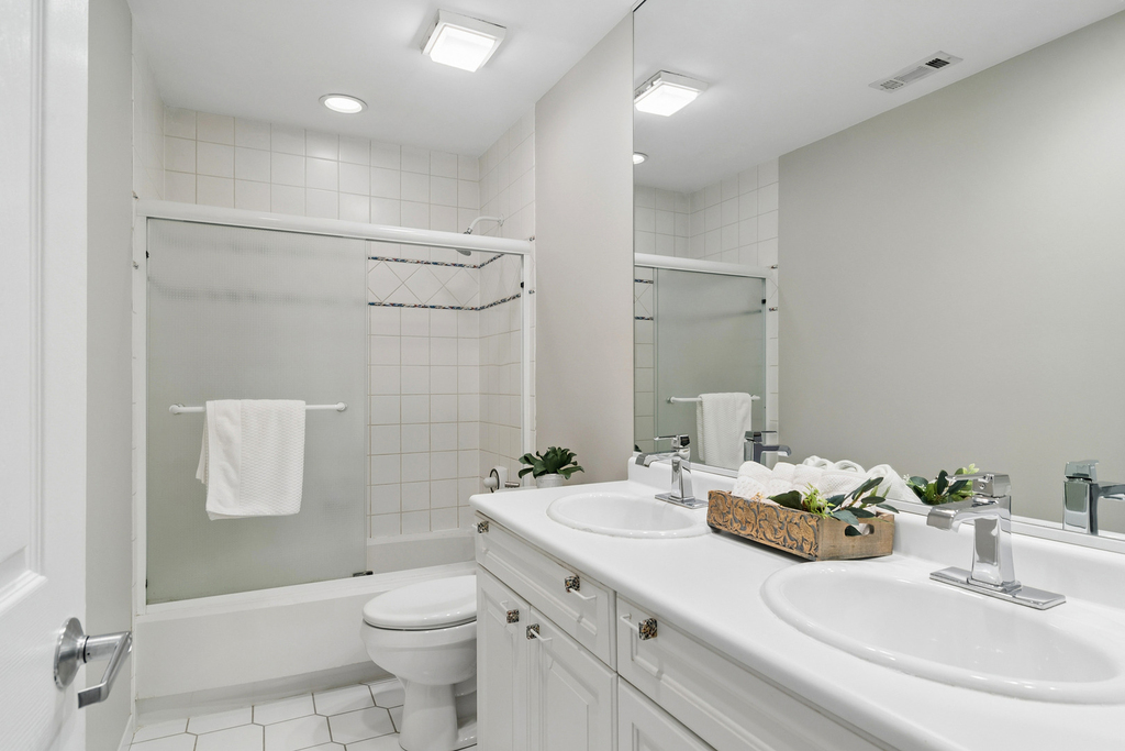 2059 Sheridan Road - Photo 12