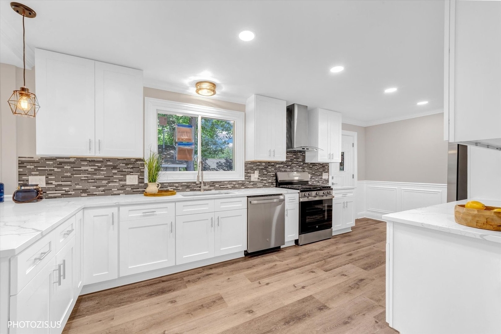 28069 N Lake Drive - Photo 9