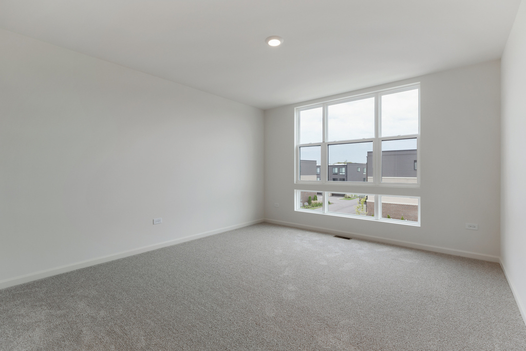 1289 Lakepointe Drive - Photo 9
