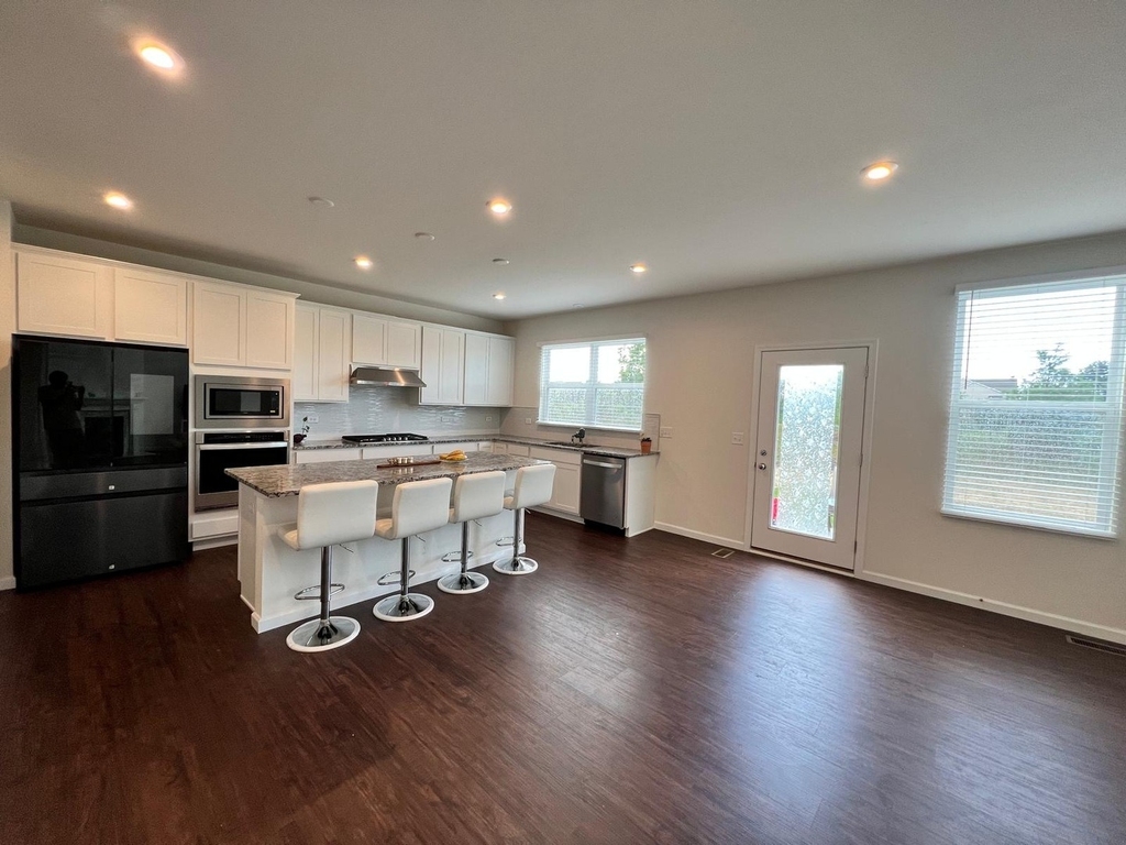 3607 Ambrosia Drive - Photo 2