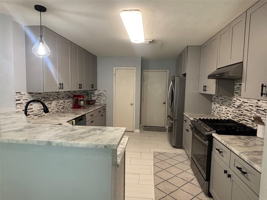 9406 Freemont Fair Court - Photo 4