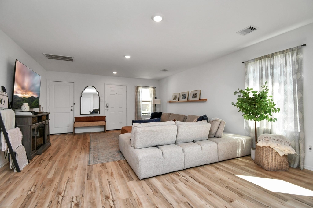 932 Gentle Moss Drive - Photo 7