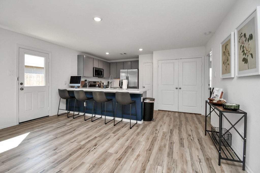 932 Gentle Moss Drive - Photo 9