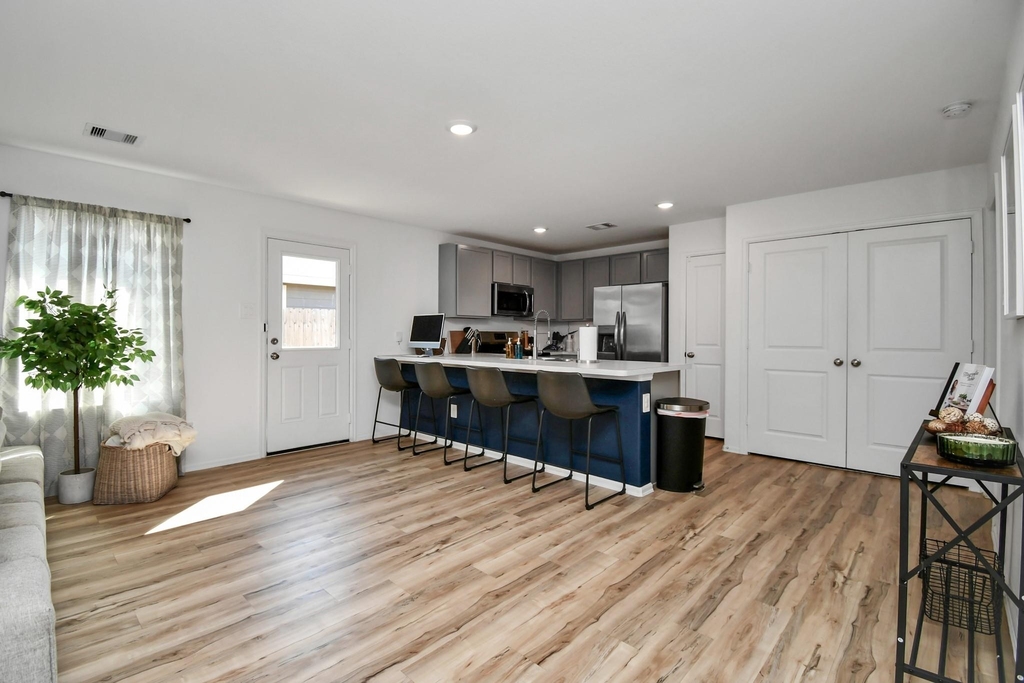 932 Gentle Moss Drive - Photo 10