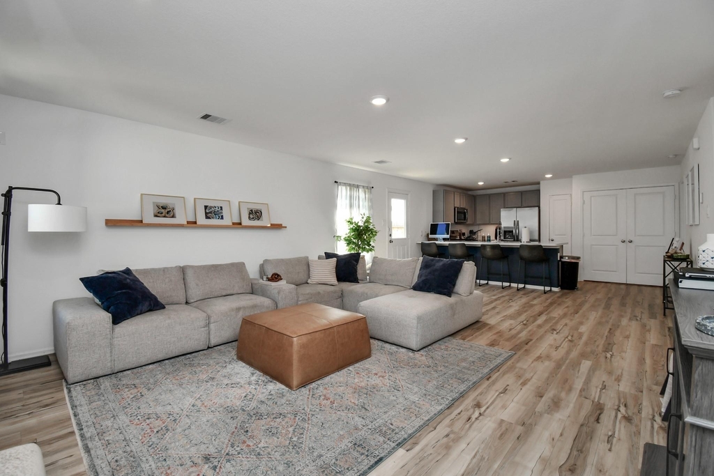 932 Gentle Moss Drive - Photo 4
