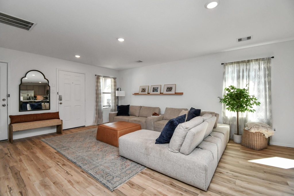 932 Gentle Moss Drive - Photo 6
