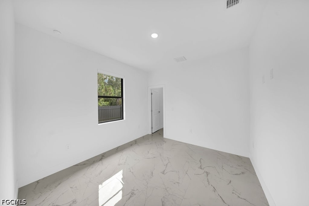 1025 Gladys Street - Photo 25