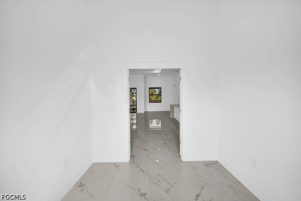 1025 Gladys Street - Photo 9