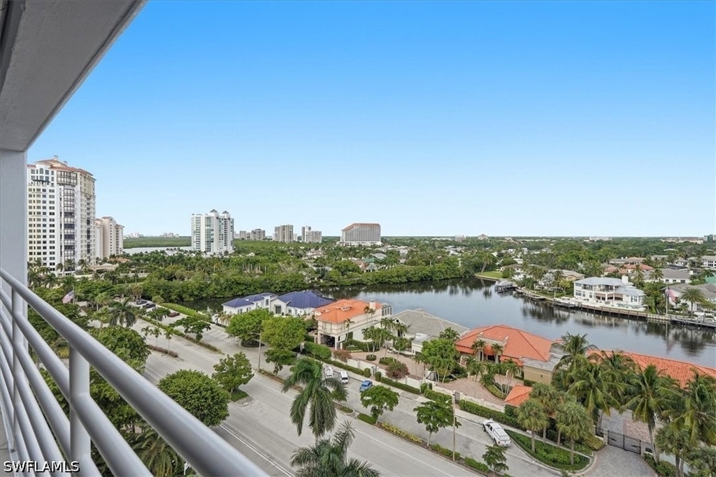 4751 Gulf Shore Boulevard N - Photo 11