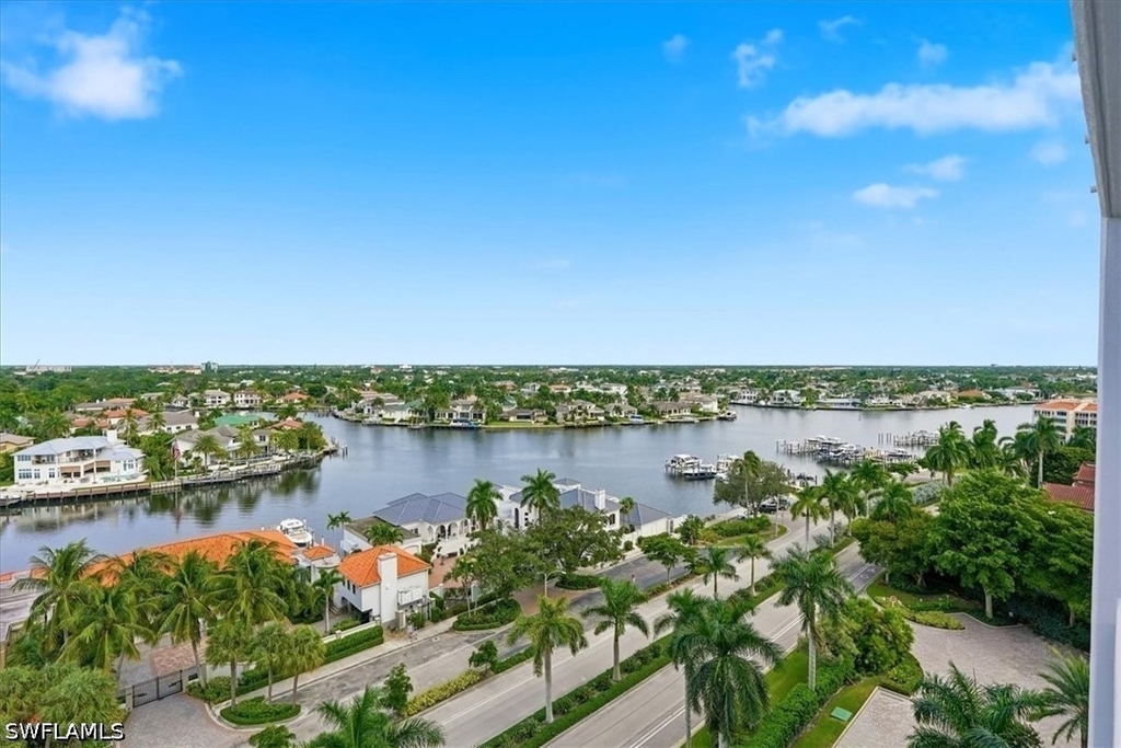 4751 Gulf Shore Boulevard N - Photo 10