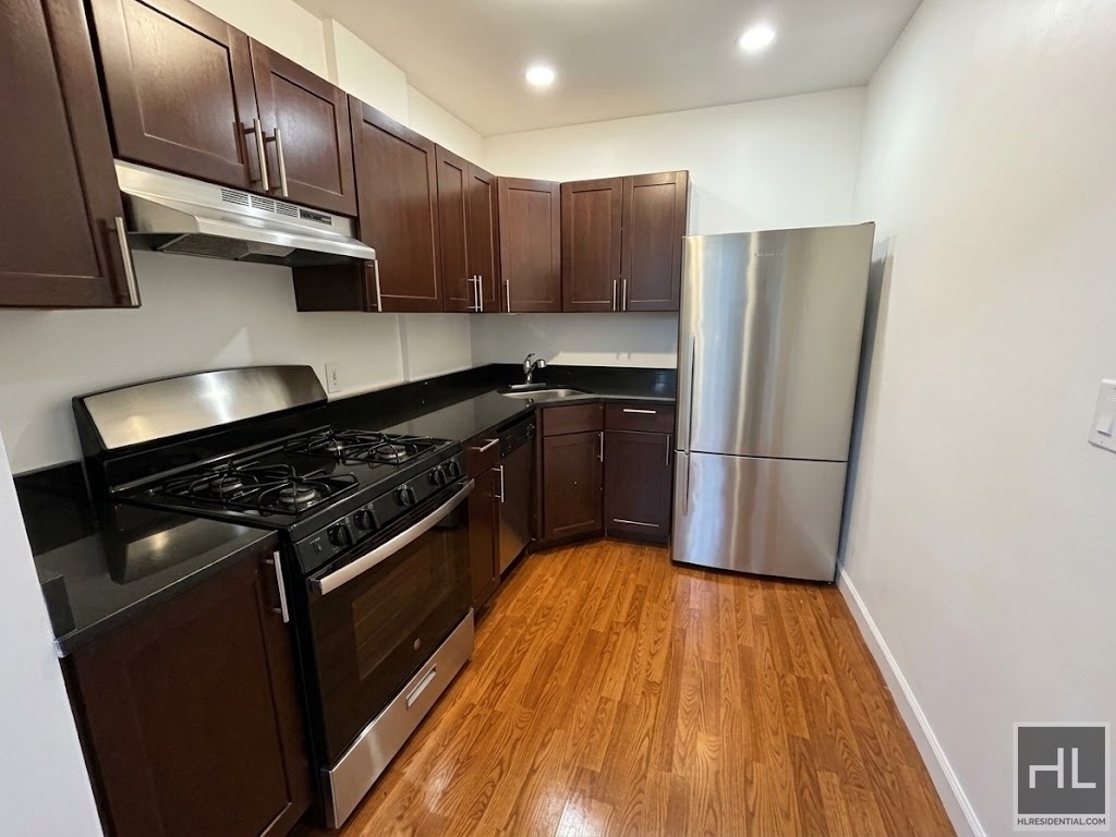 West 11th Street - Photo 3