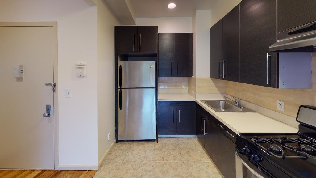67-09 Austin Street - Photo 4