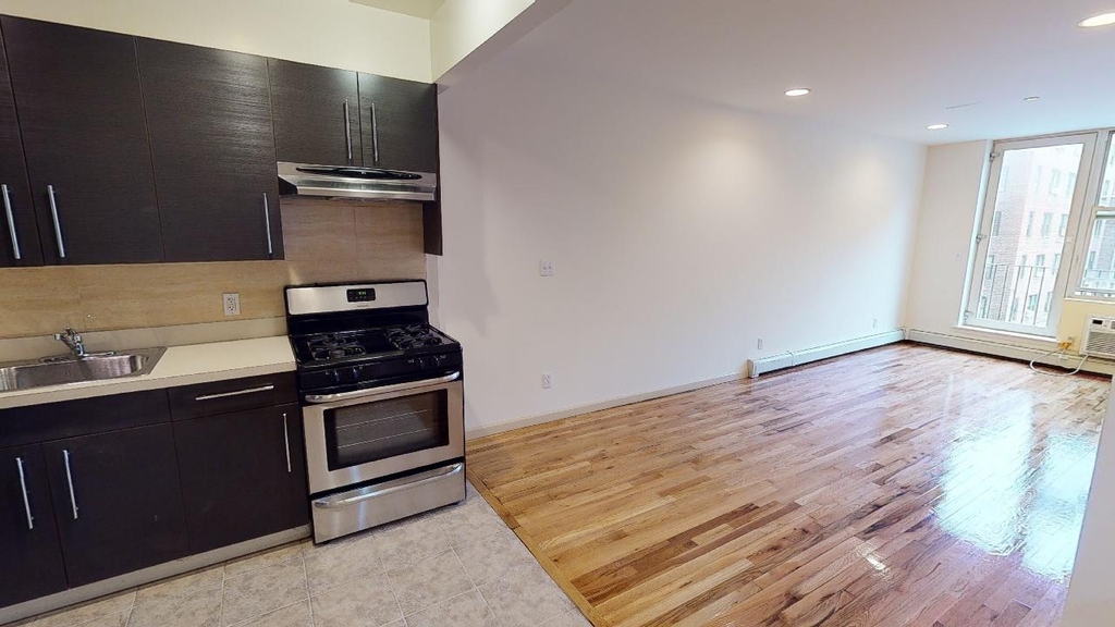 67-09 Austin Street - Photo 3