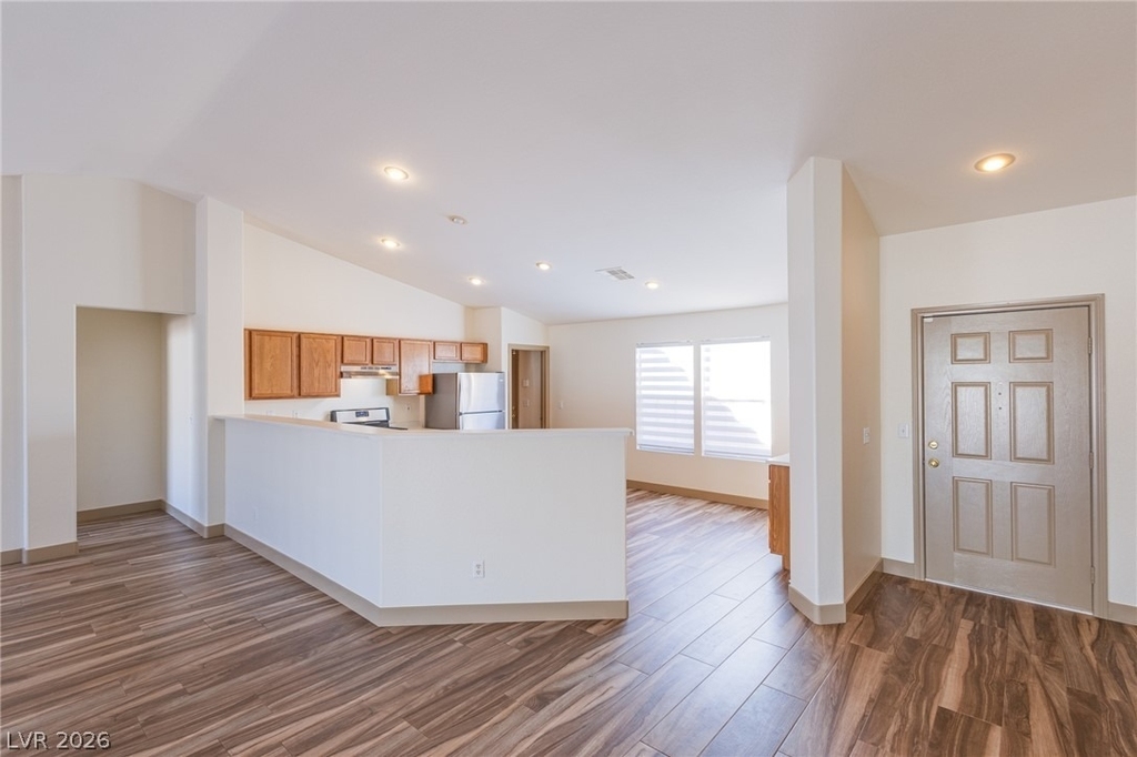 480 Salzburg Avenue - Photo 8