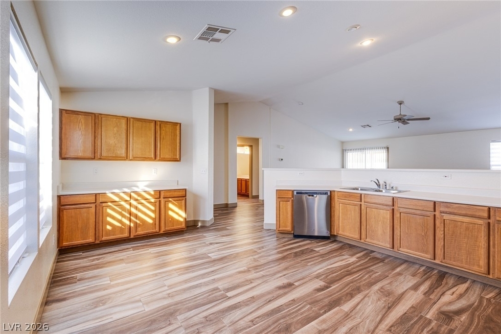 480 Salzburg Avenue - Photo 6