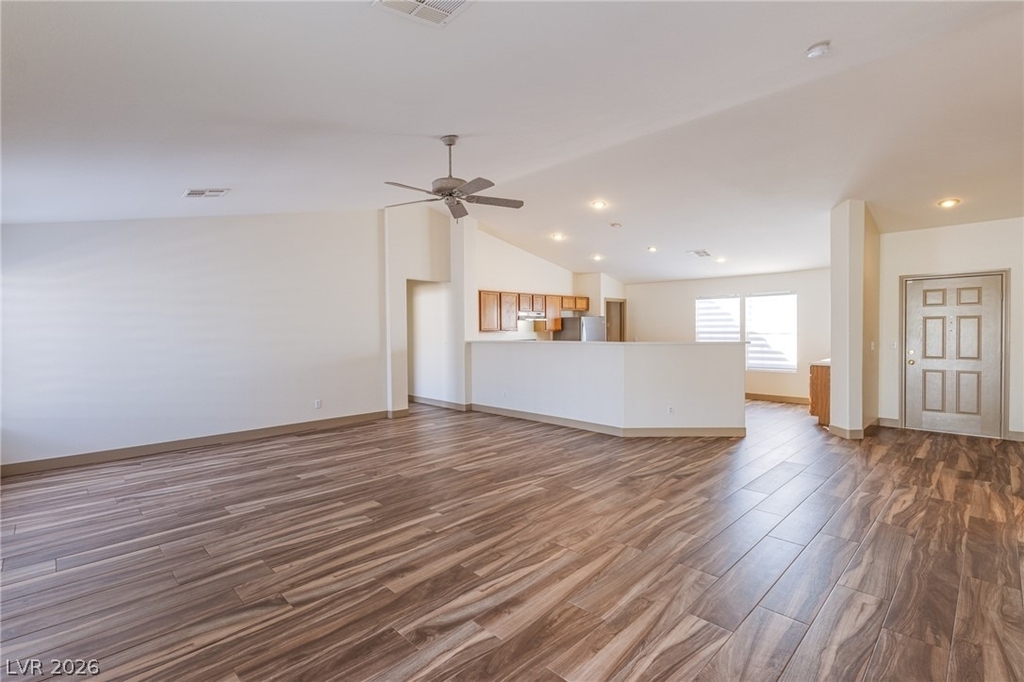 480 Salzburg Avenue - Photo 9