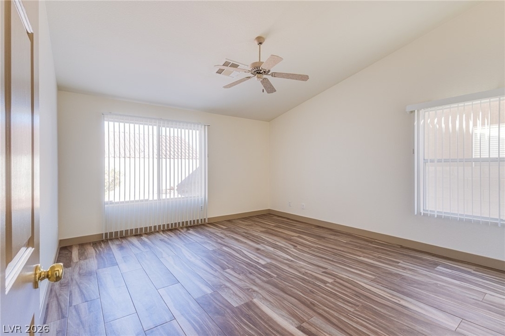 480 Salzburg Avenue - Photo 11