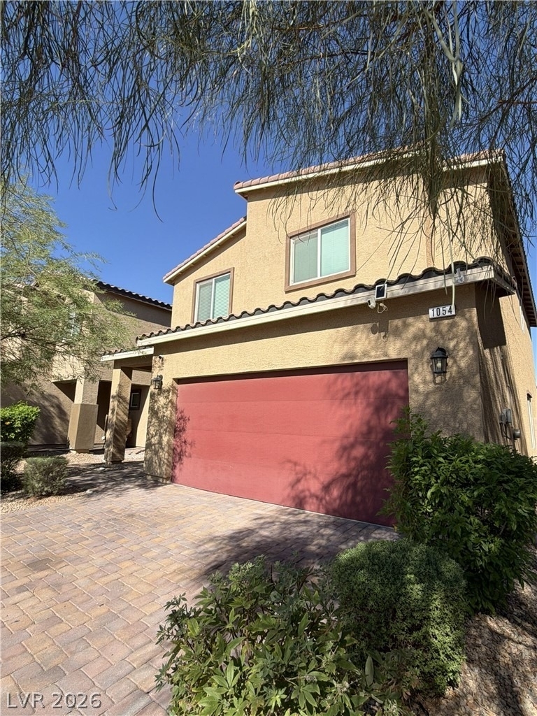 1054 Twincrest Avenue - Photo 0
