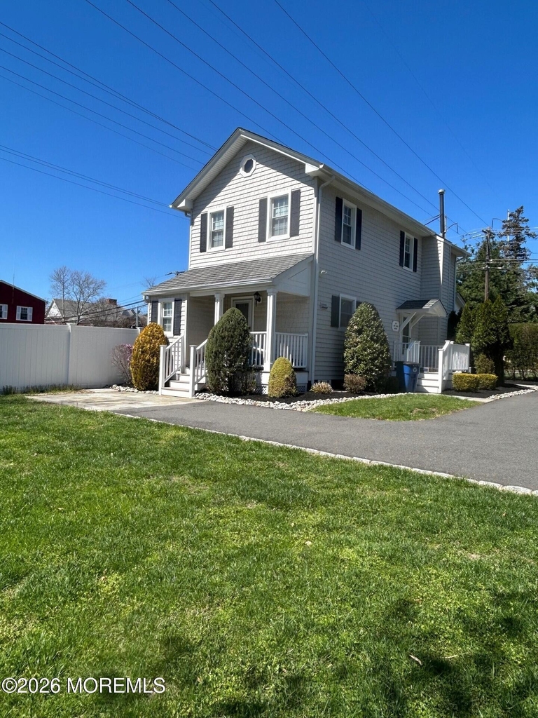 497 Sycamore Avenue - Photo 0