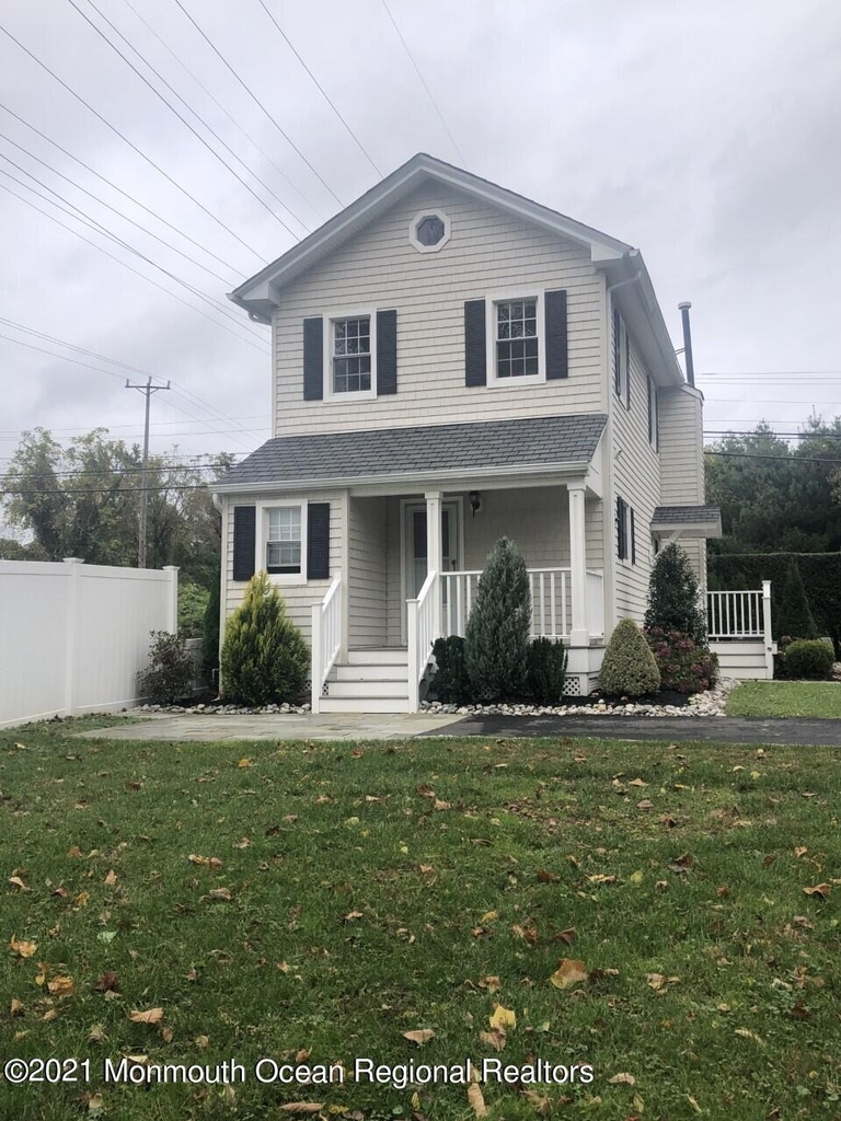 497 Sycamore Avenue - Photo 2