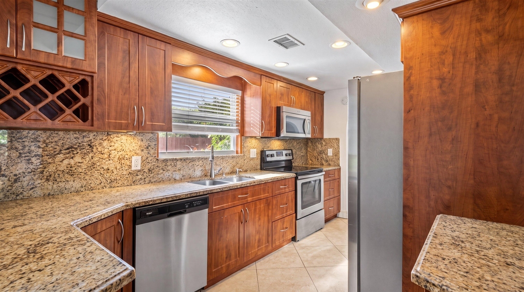 1468 Northampton Terrace - Photo 5