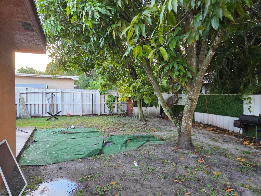 7818 Sw 7th Court - Photo 12