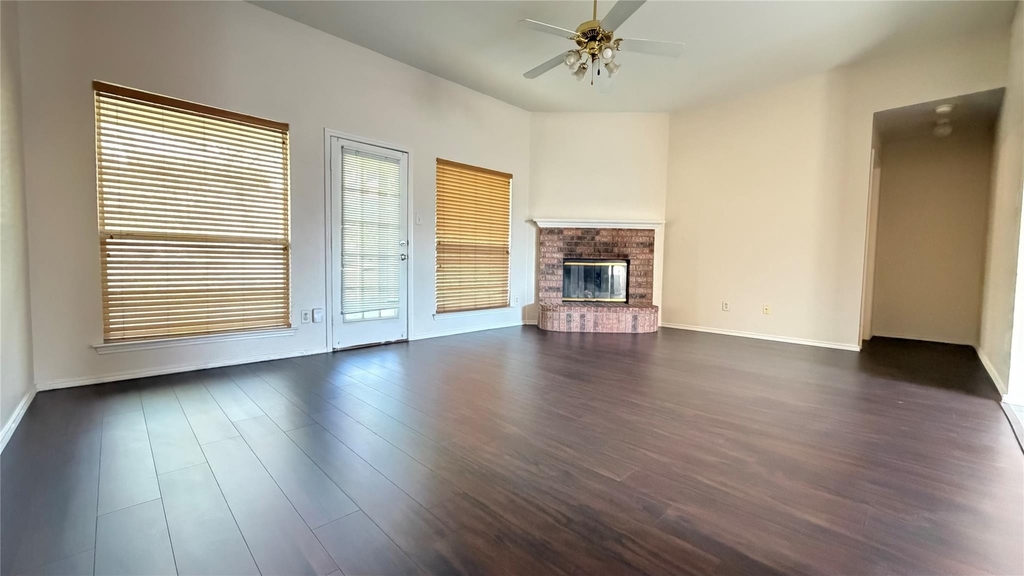 1121 Doreen Street - Photo 6