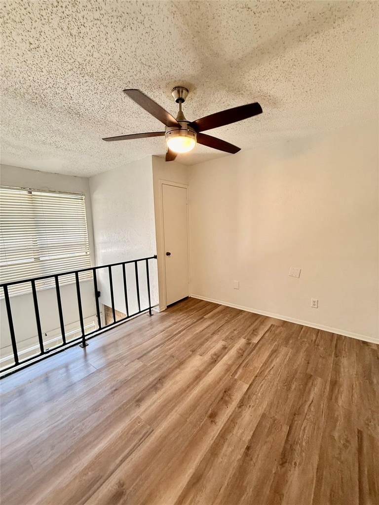 4146 Towngate Boulevard - Photo 8