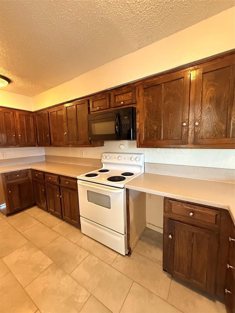 4146 Towngate Boulevard - Photo 4