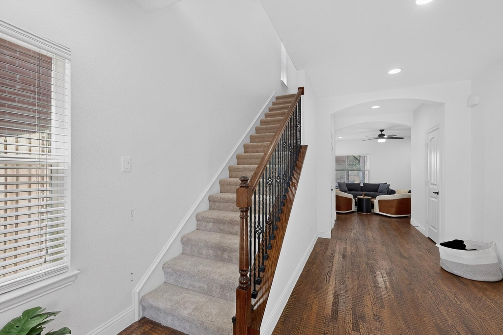 6606 Windward View Drive - Photo 3