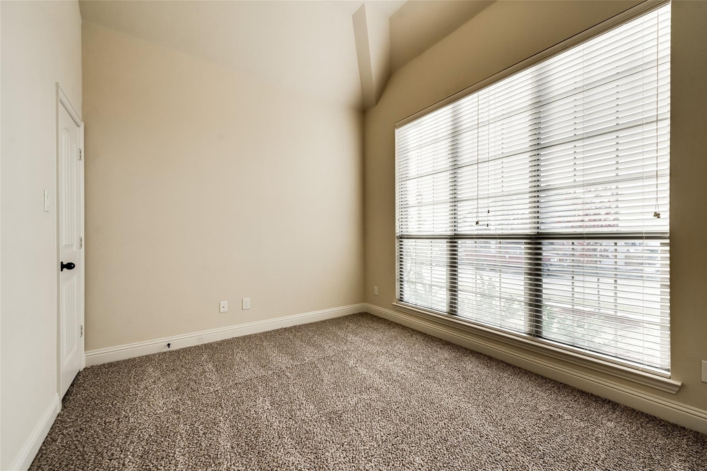 600 England Street - Photo 9