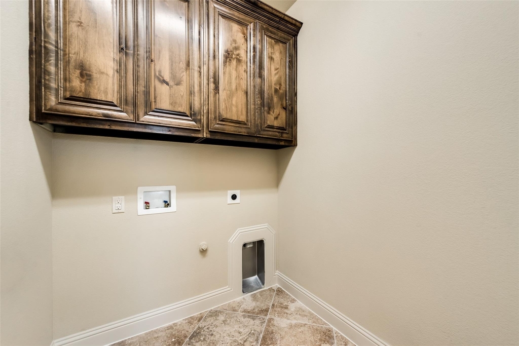 600 England Street - Photo 10