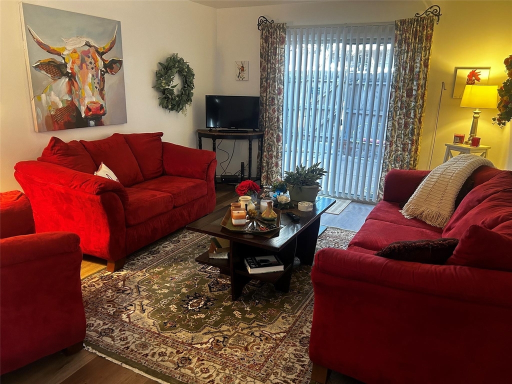 2600 Ivanhoe Lane - Photo 2
