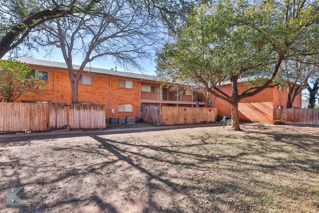 2600 Ivanhoe Lane - Photo 12