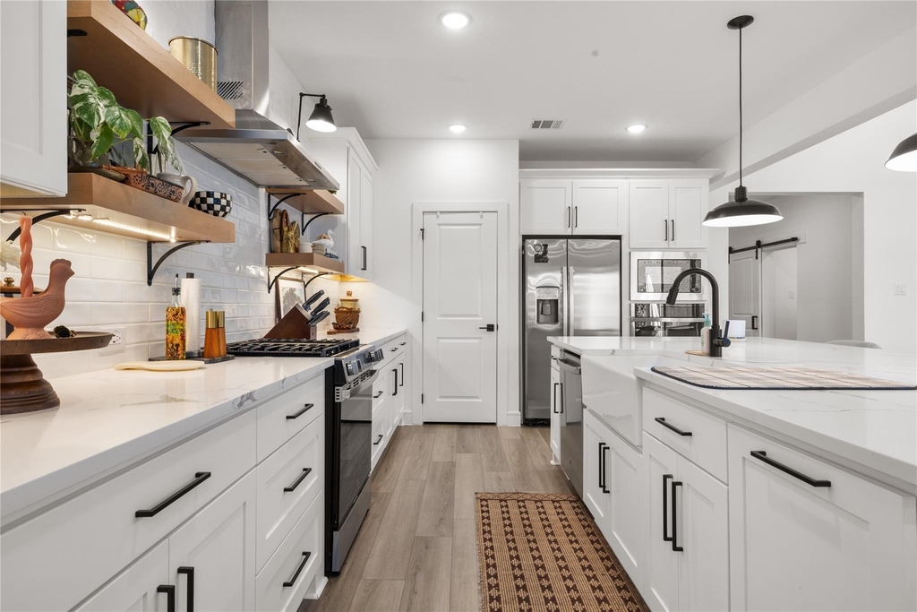 221 Diamond Dale - Photo 6