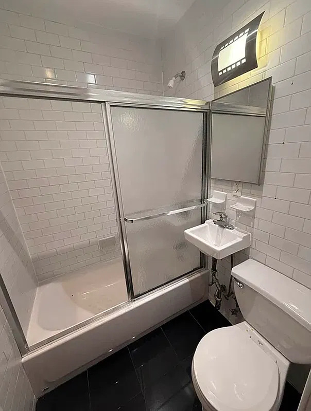 East 88th Street - Photo 4