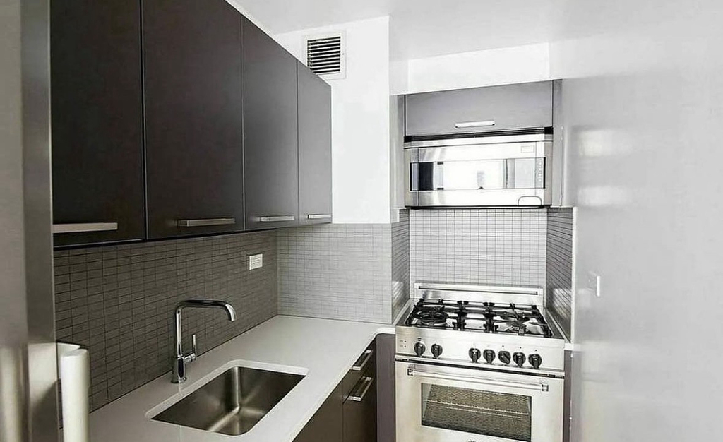 East 39th Street - Photo 2
