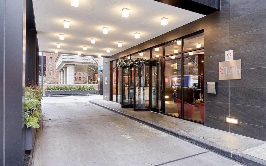 East 39th Street - Photo 9