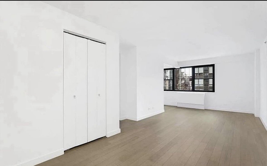 East 39th Street - Photo 1
