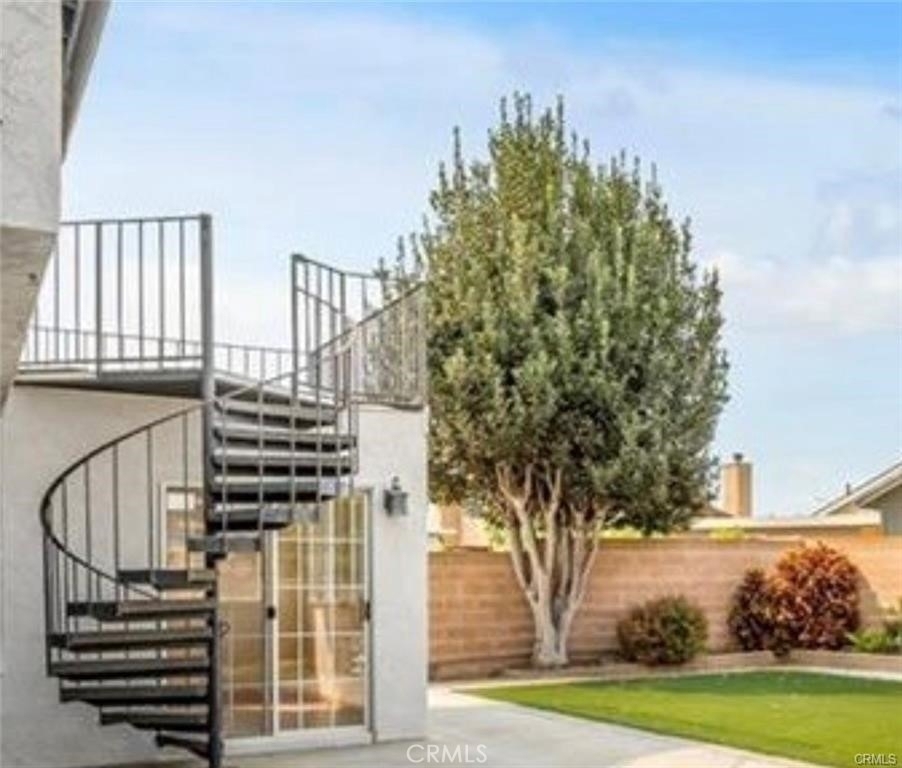 10485 La Sombra Avenue - Photo 4